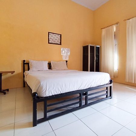 Reddoorz At El Shaday Homestay Banyuwangi Баньюванги Экстерьер фото