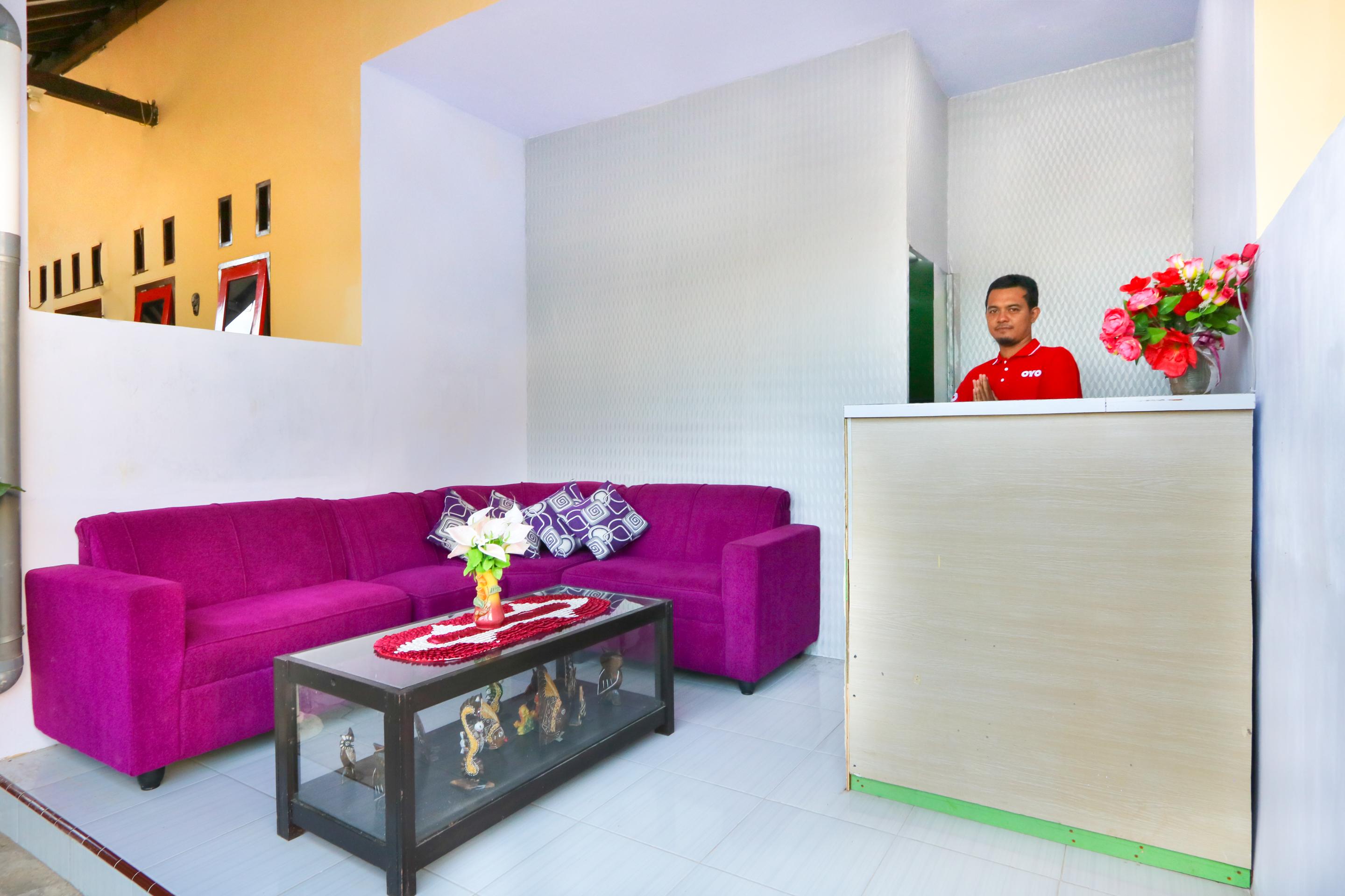Reddoorz At El Shaday Homestay Banyuwangi Баньюванги Экстерьер фото
