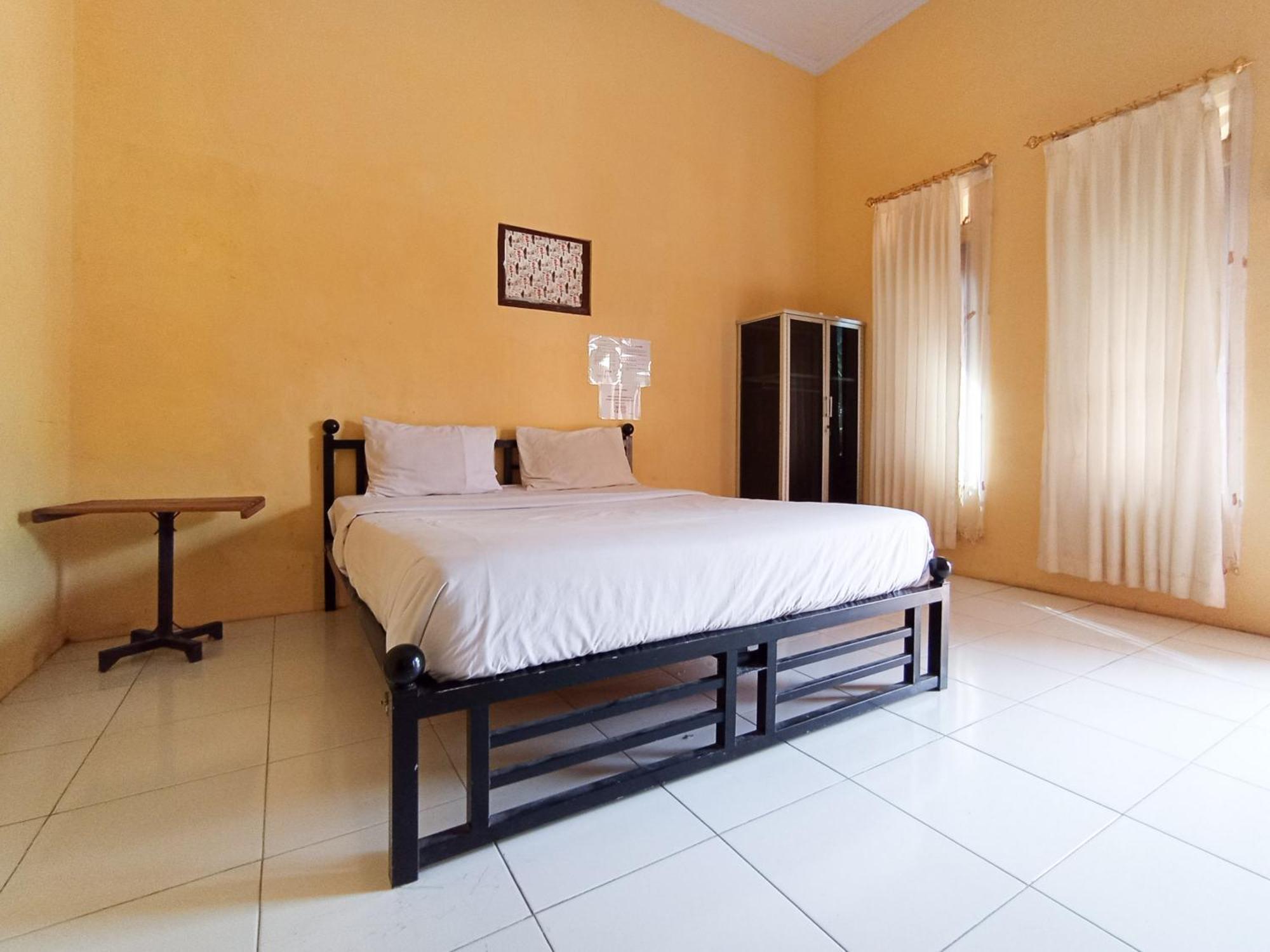 Reddoorz At El Shaday Homestay Banyuwangi Баньюванги Экстерьер фото