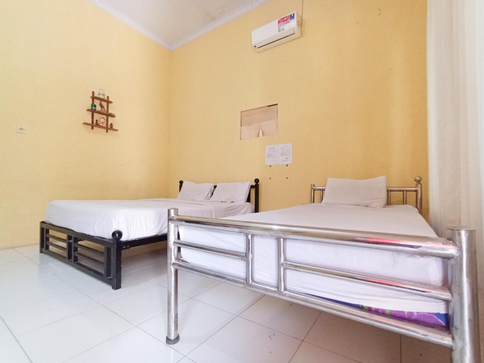 Reddoorz At El Shaday Homestay Banyuwangi Баньюванги Экстерьер фото