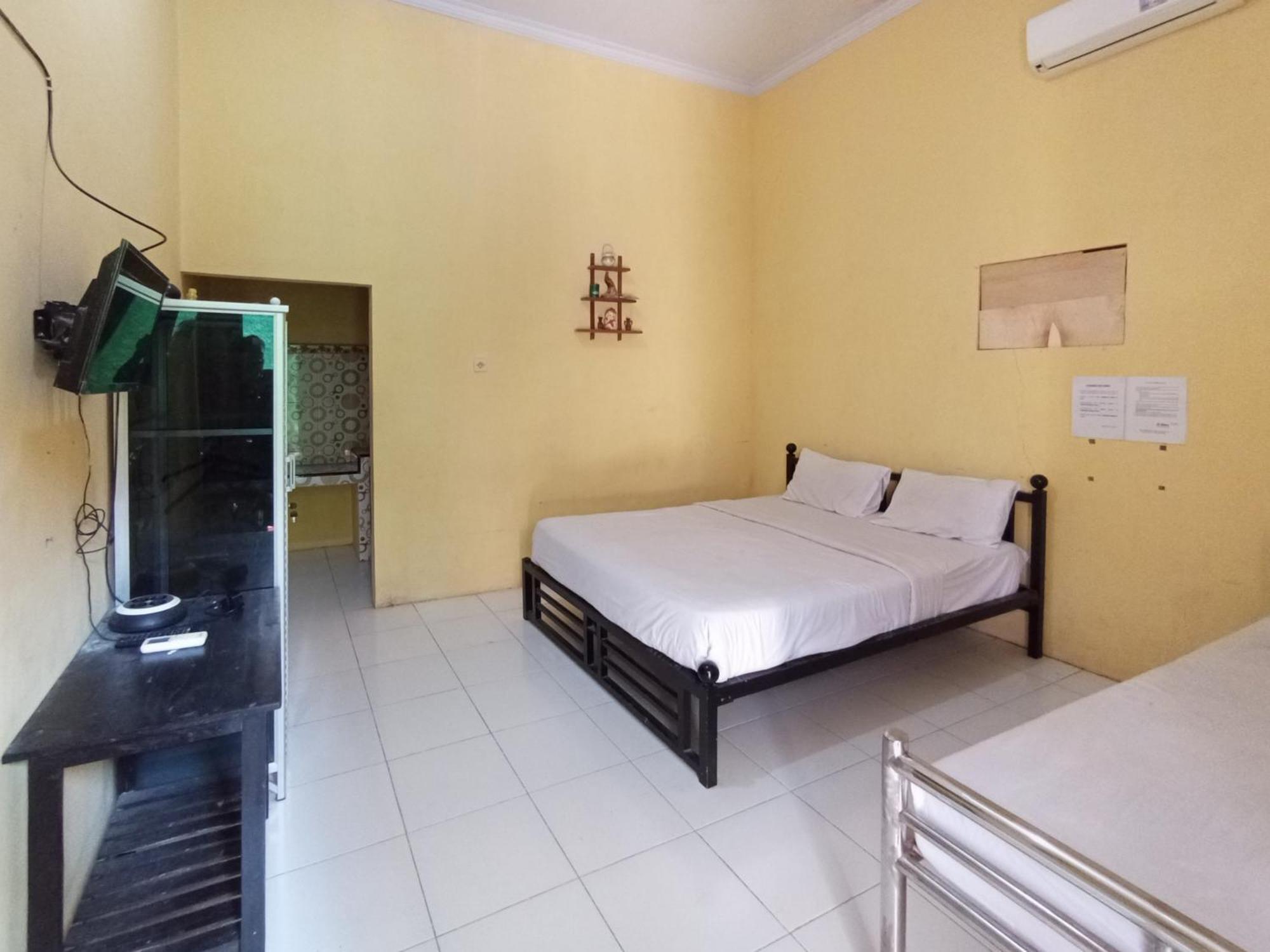 Reddoorz At El Shaday Homestay Banyuwangi Баньюванги Экстерьер фото