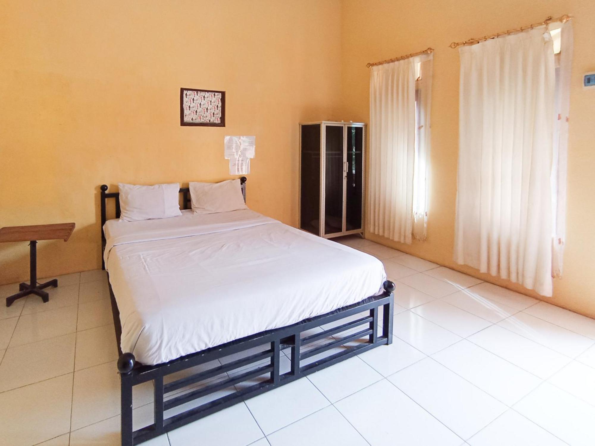 Reddoorz At El Shaday Homestay Banyuwangi Баньюванги Экстерьер фото