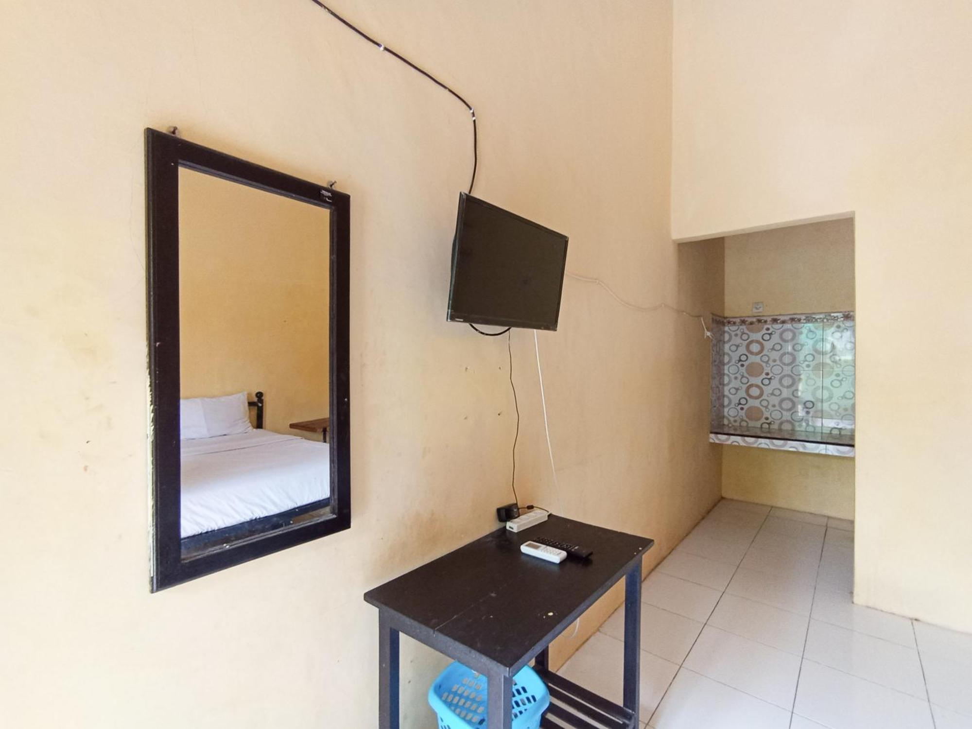 Reddoorz At El Shaday Homestay Banyuwangi Баньюванги Экстерьер фото