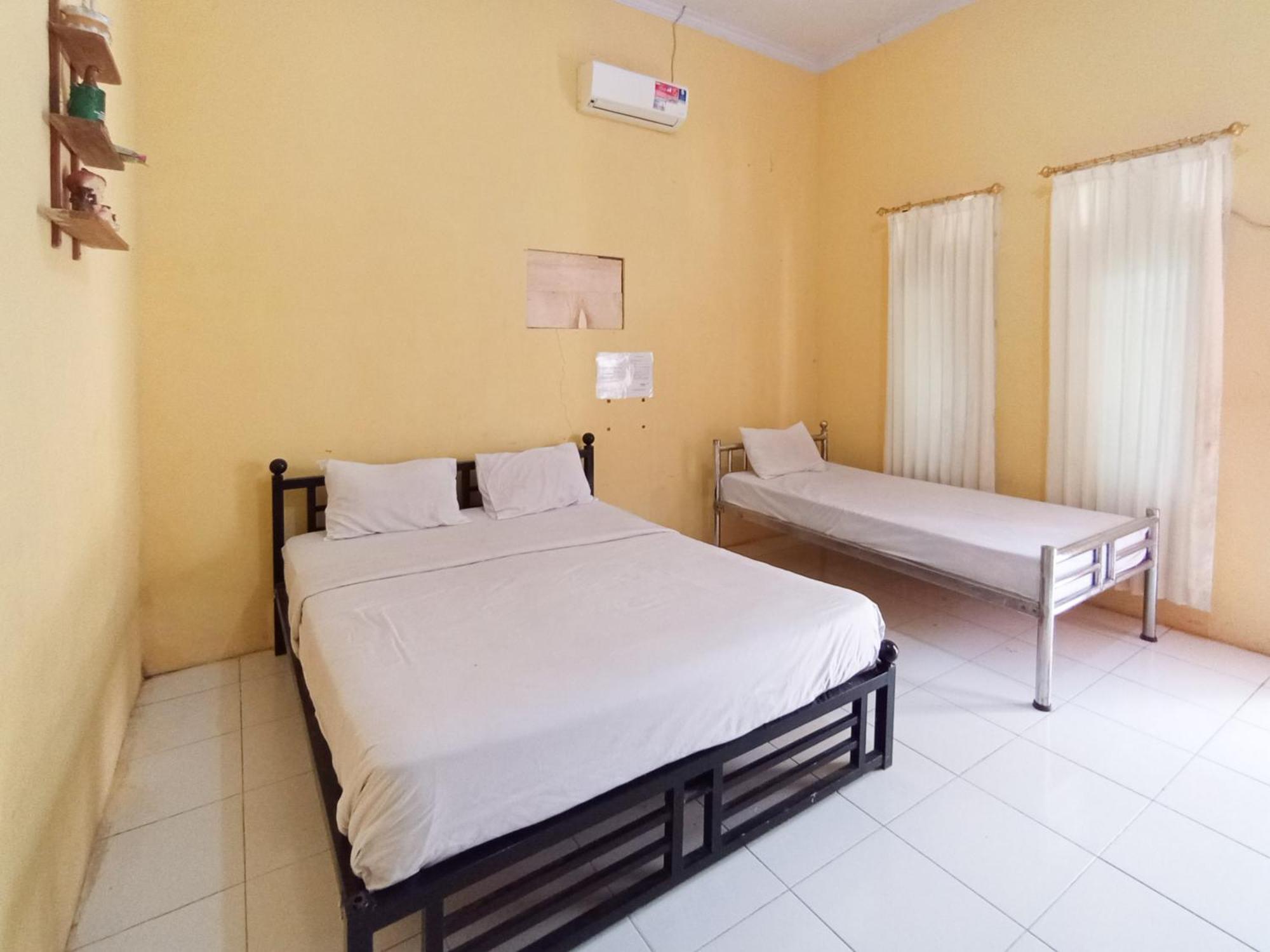 Reddoorz At El Shaday Homestay Banyuwangi Баньюванги Экстерьер фото