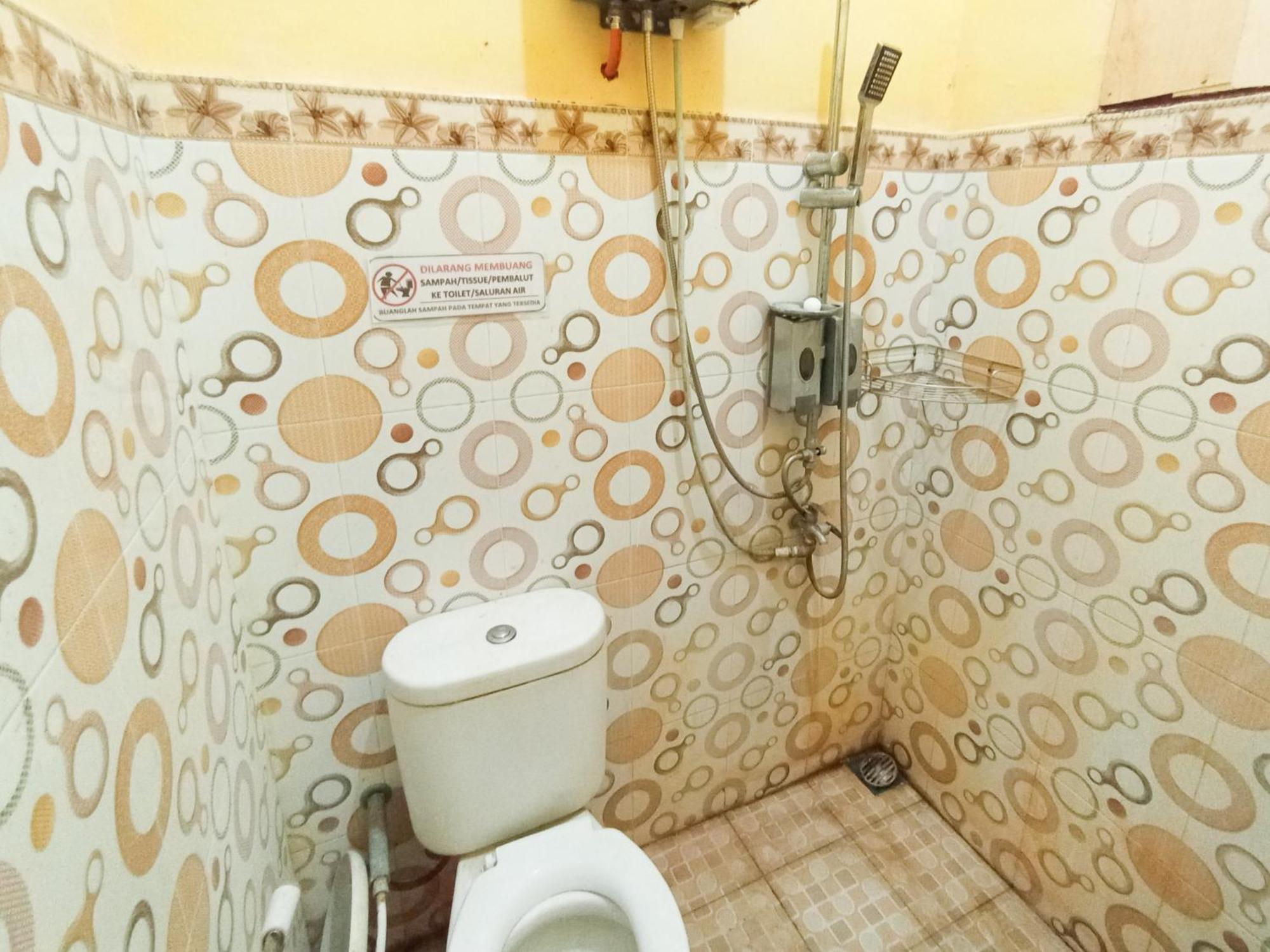 Reddoorz At El Shaday Homestay Banyuwangi Баньюванги Экстерьер фото