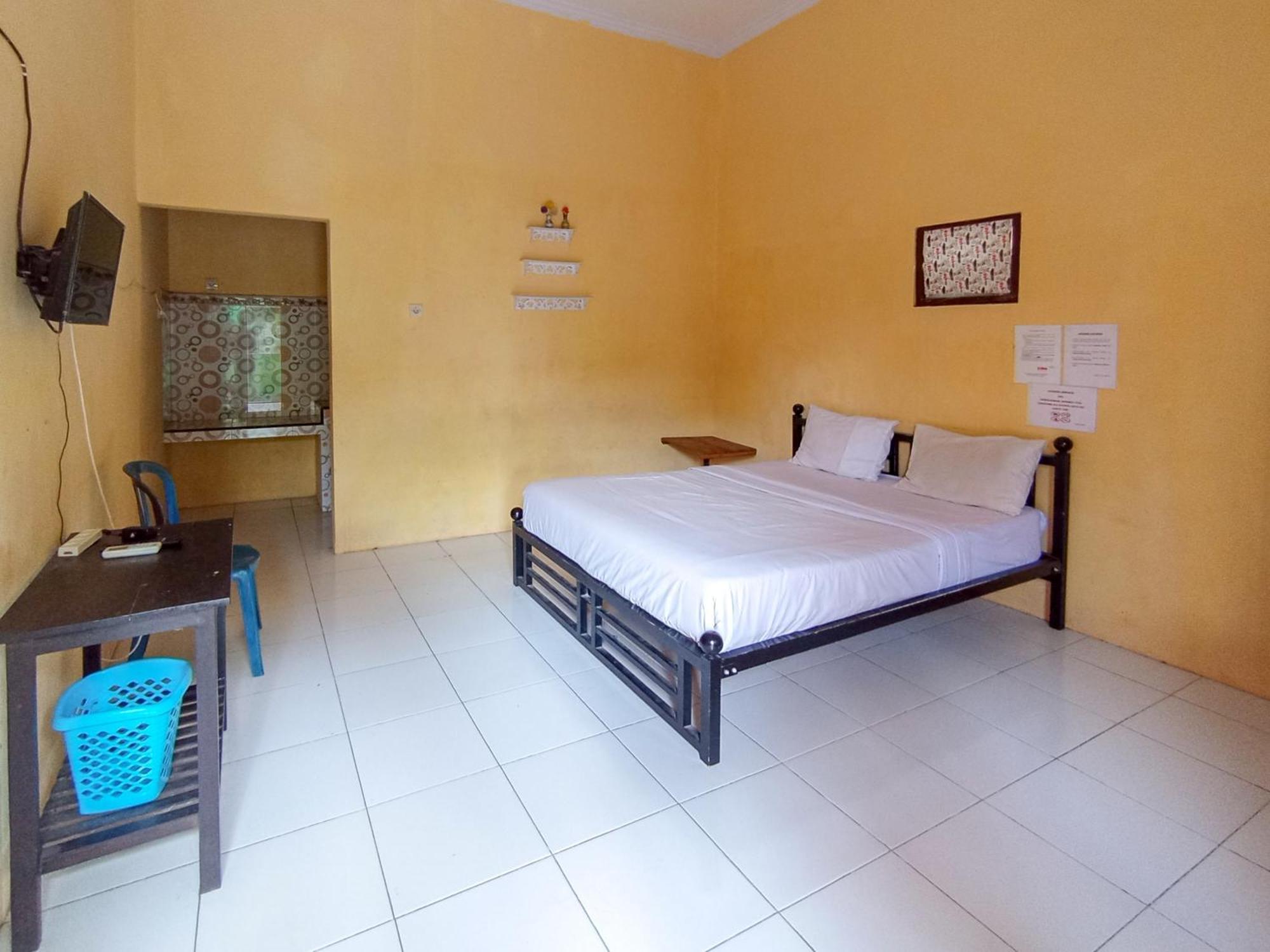 Reddoorz At El Shaday Homestay Banyuwangi Баньюванги Экстерьер фото