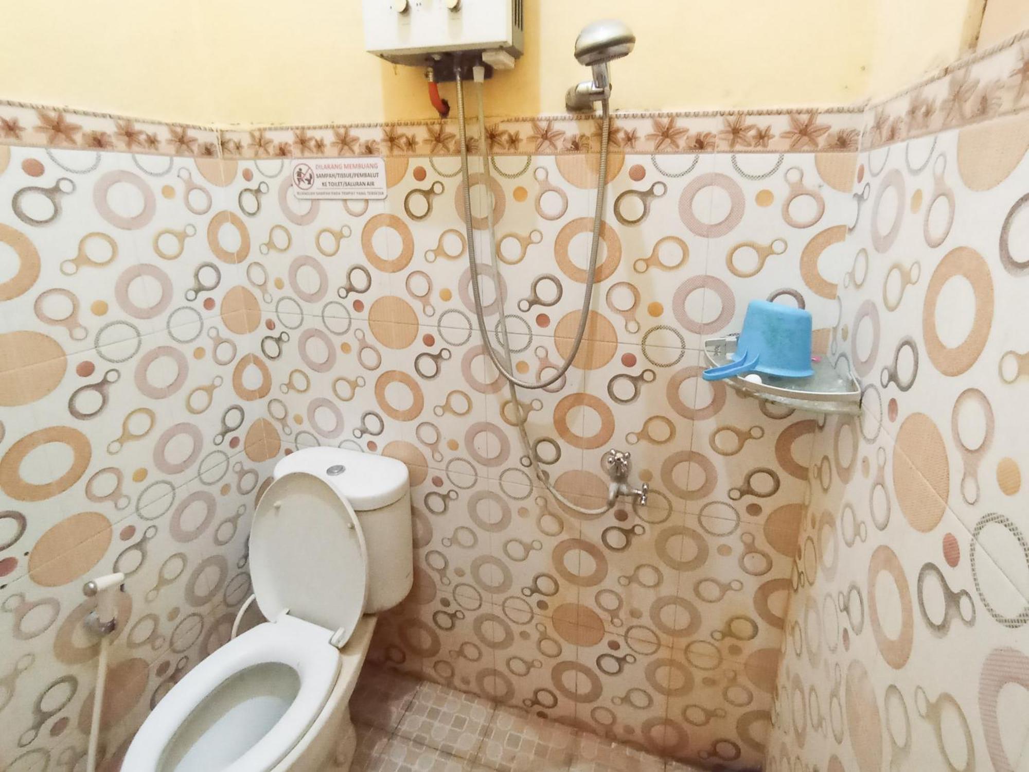 Reddoorz At El Shaday Homestay Banyuwangi Баньюванги Экстерьер фото